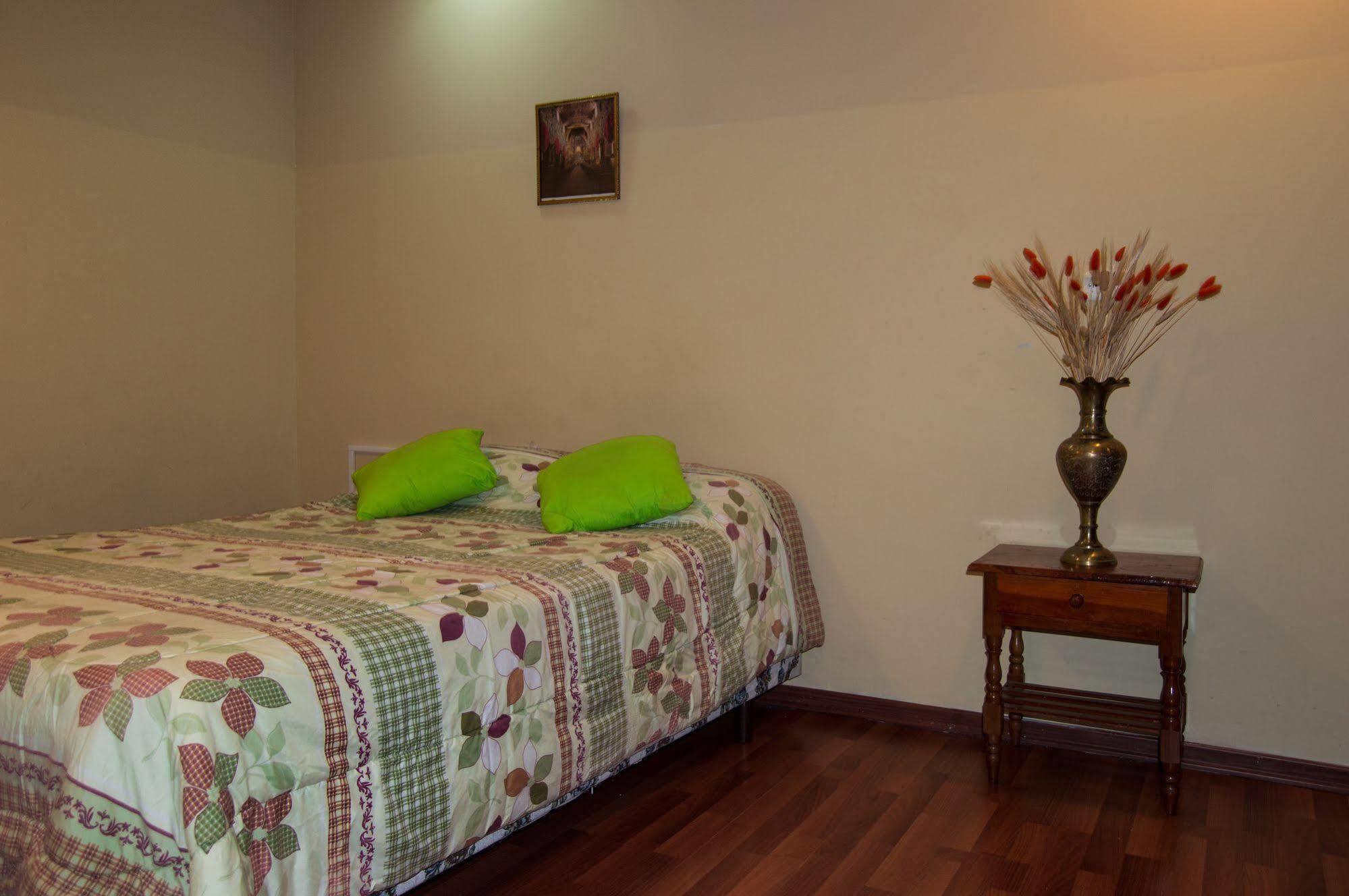 Discovery Quito Hostel Puembo Bagian luar foto