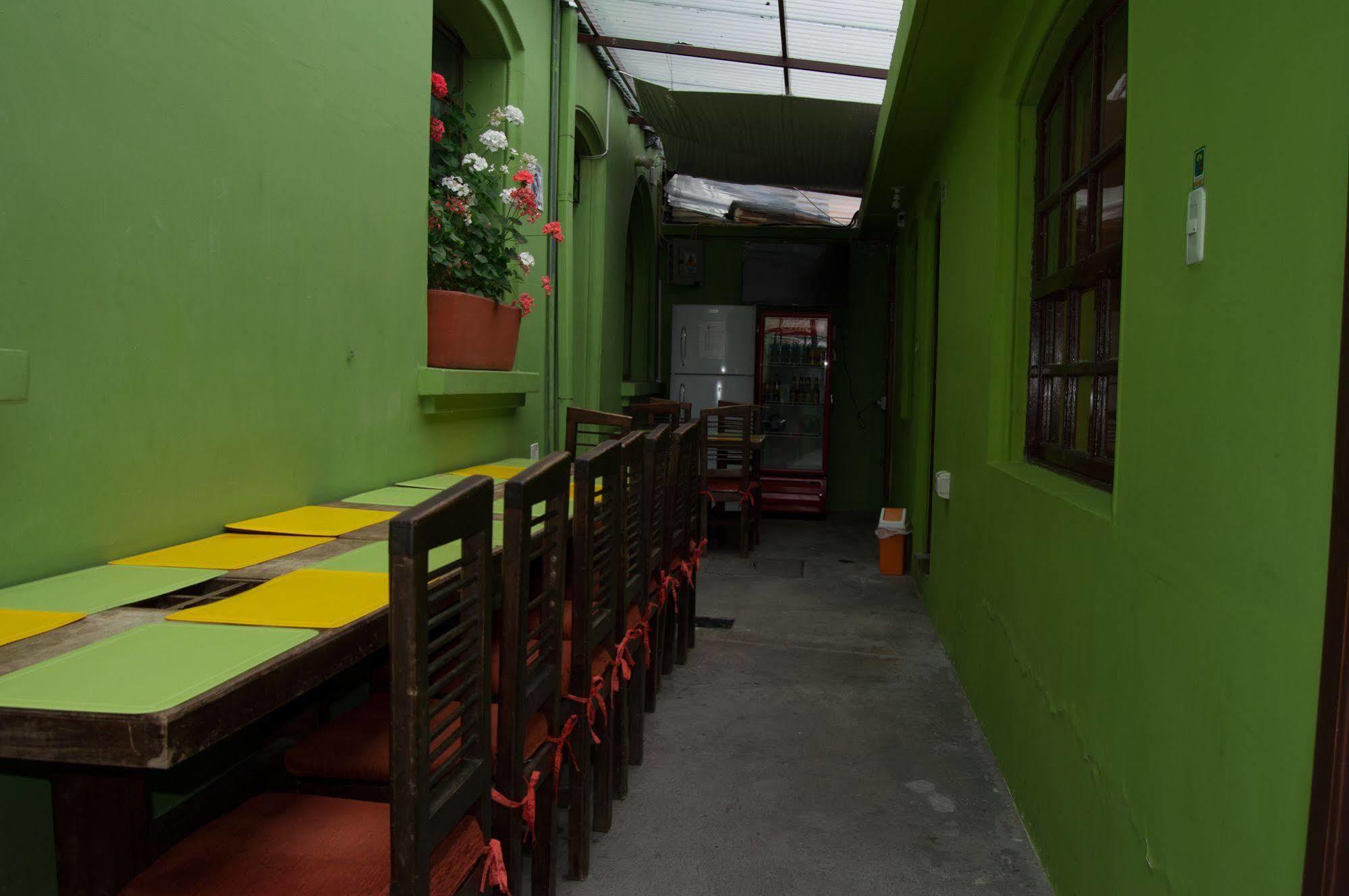 Discovery Quito Hostel Puembo Bagian luar foto